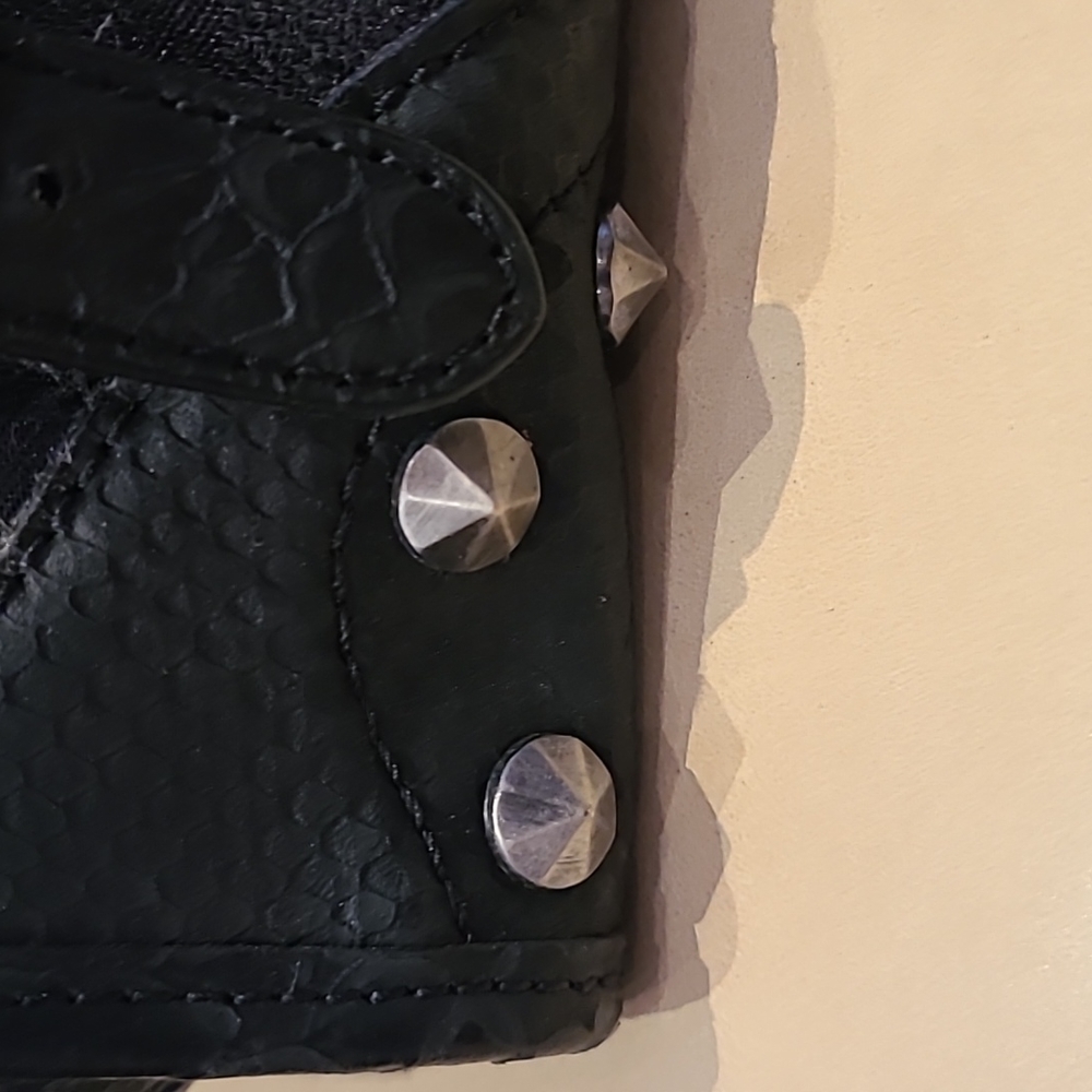 Just Cavalli brand new handbag with logo. - Picture 8 of 16
